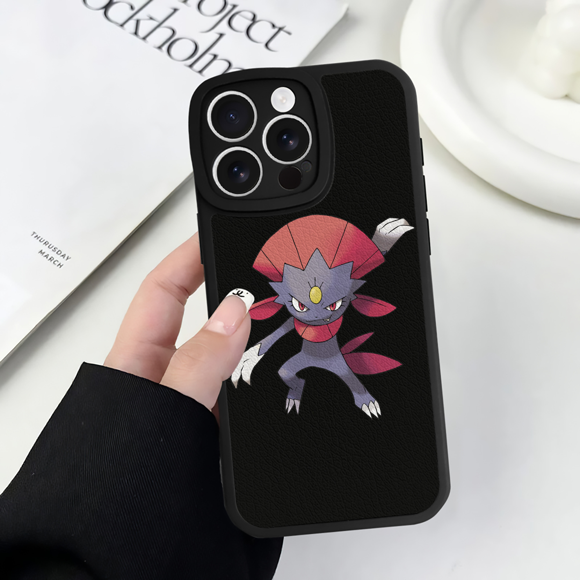 （画像用） ポケットモンスター Pokémon 【iPhone 16シリーズ対応】シリコンスマホケース（レザー調） 材質：シリコン